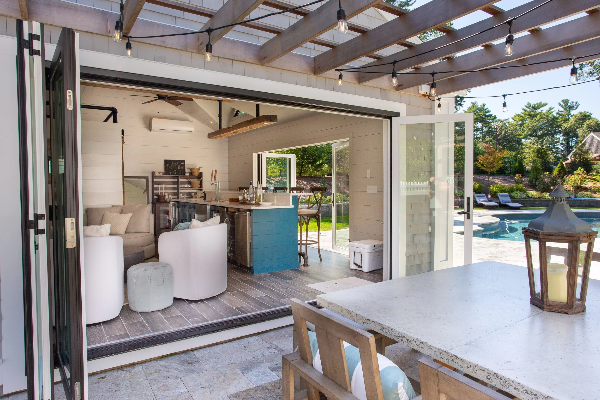 Duxbury Pool House: Leisure Meets Design